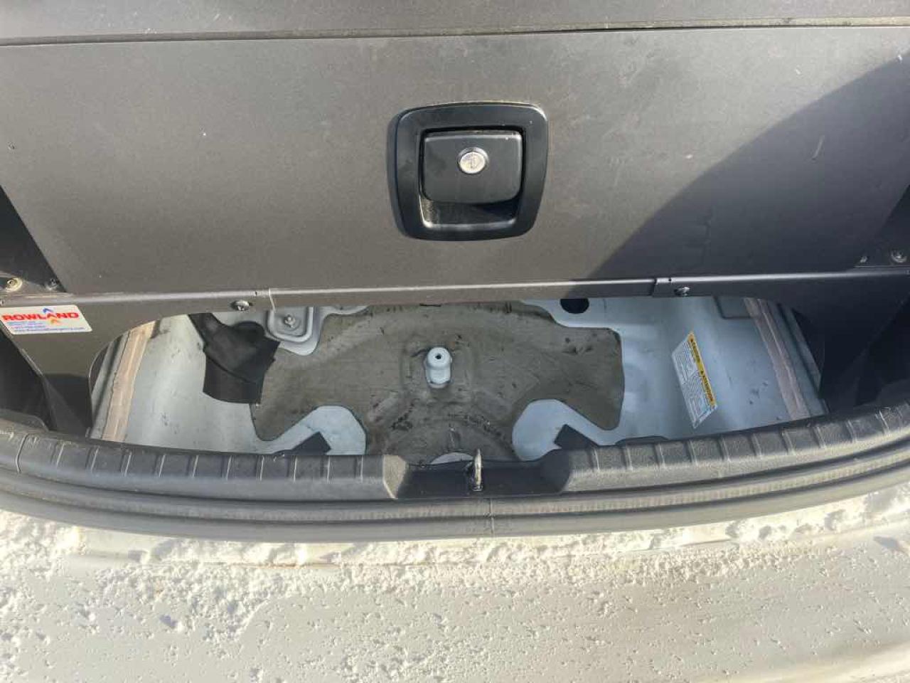 2015 Toyota Yaris  - Photo #25