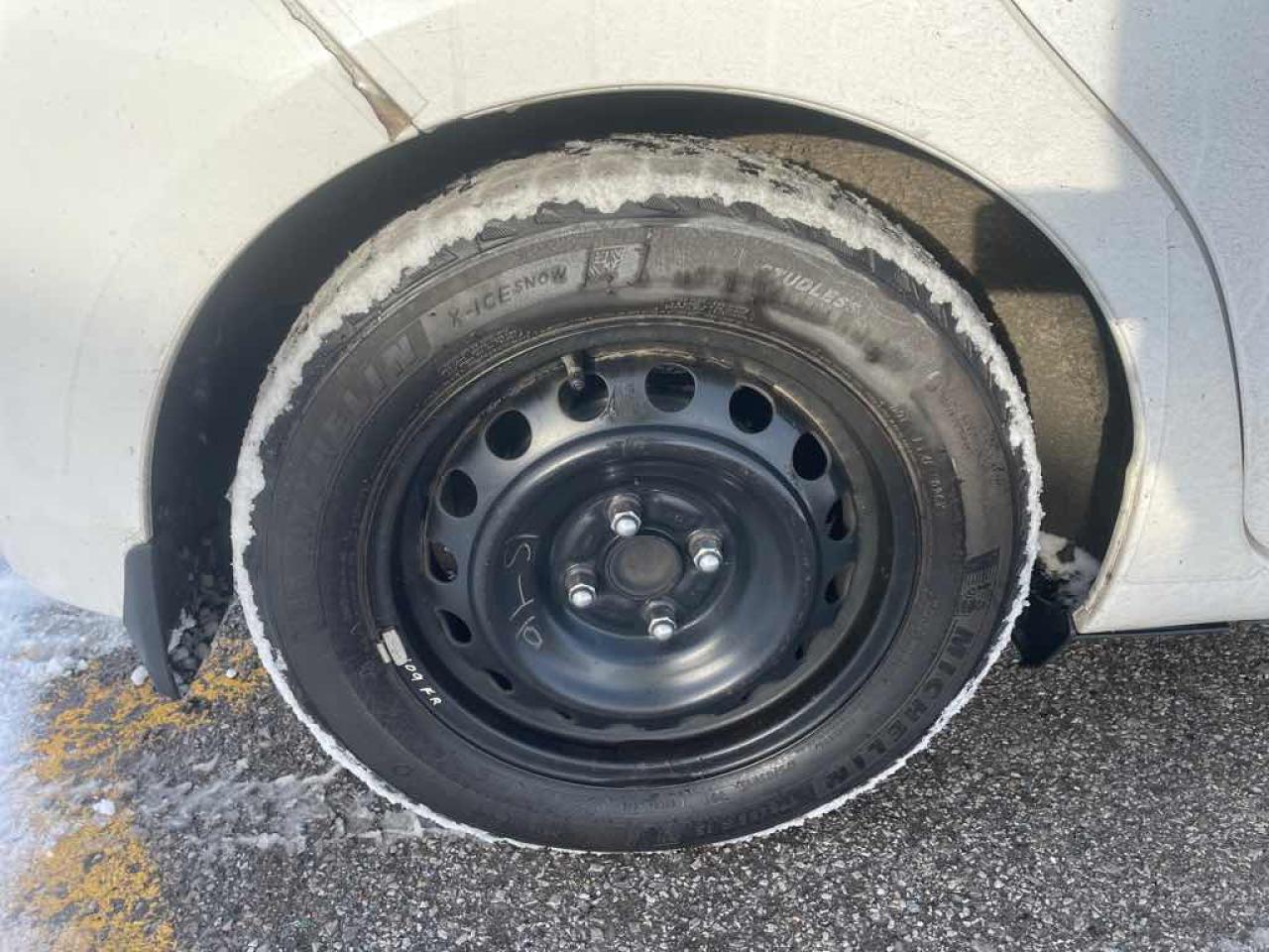 2015 Toyota Yaris  - Photo #27