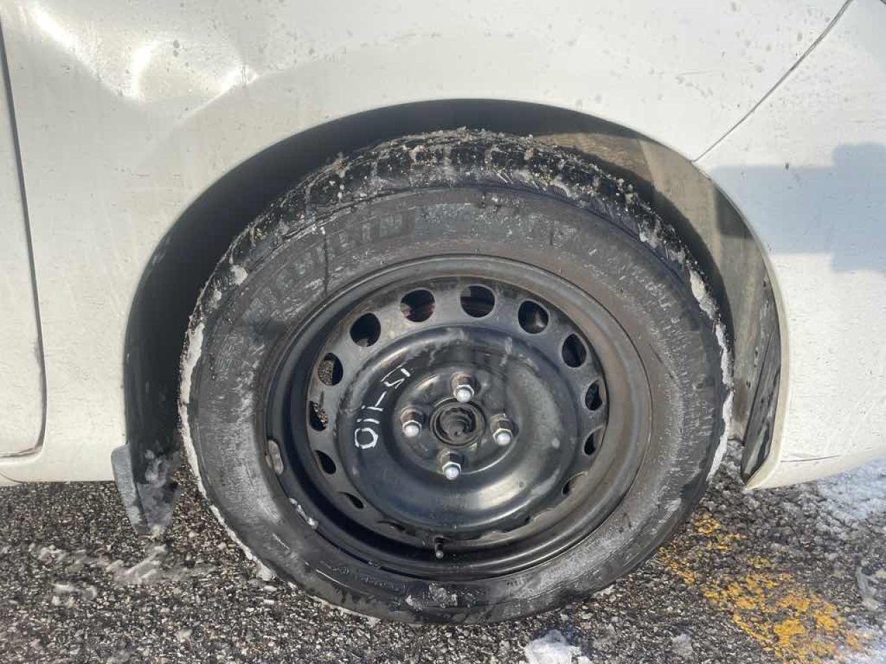 2015 Toyota Yaris  - Photo #30