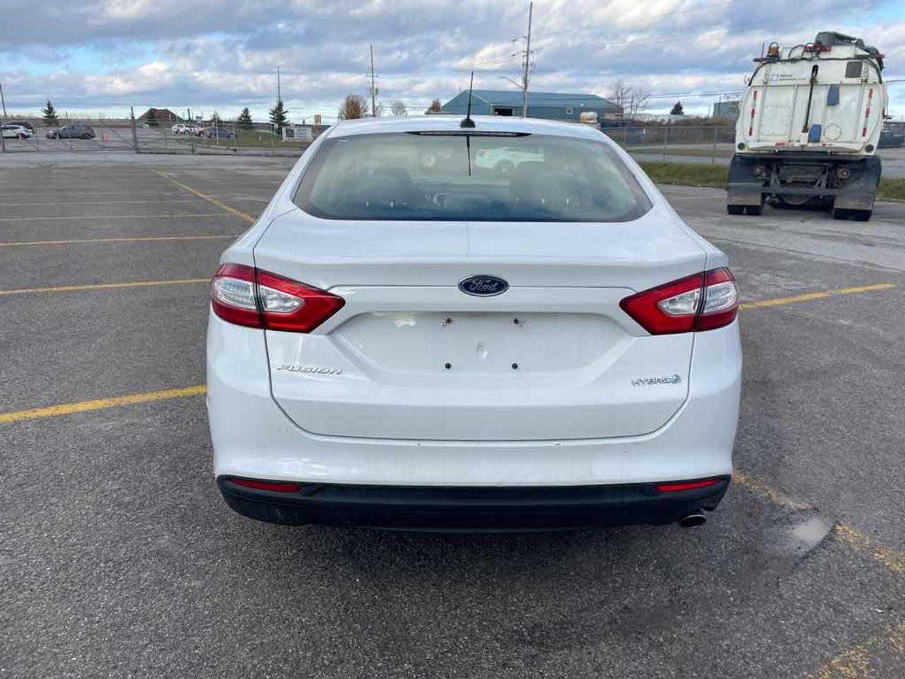 2014 Ford Fusion S Hybrid Photo