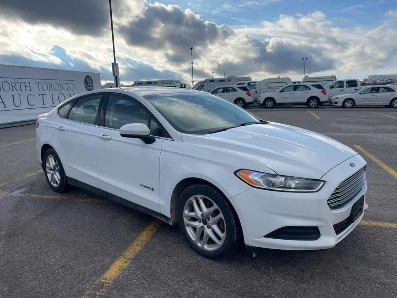 2014 Ford Fusion S Hybrid Photo