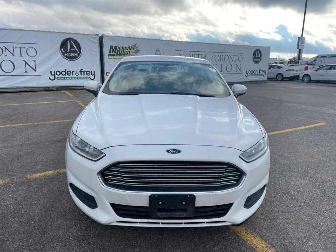 2014 Ford Fusion S Hybrid Photo5