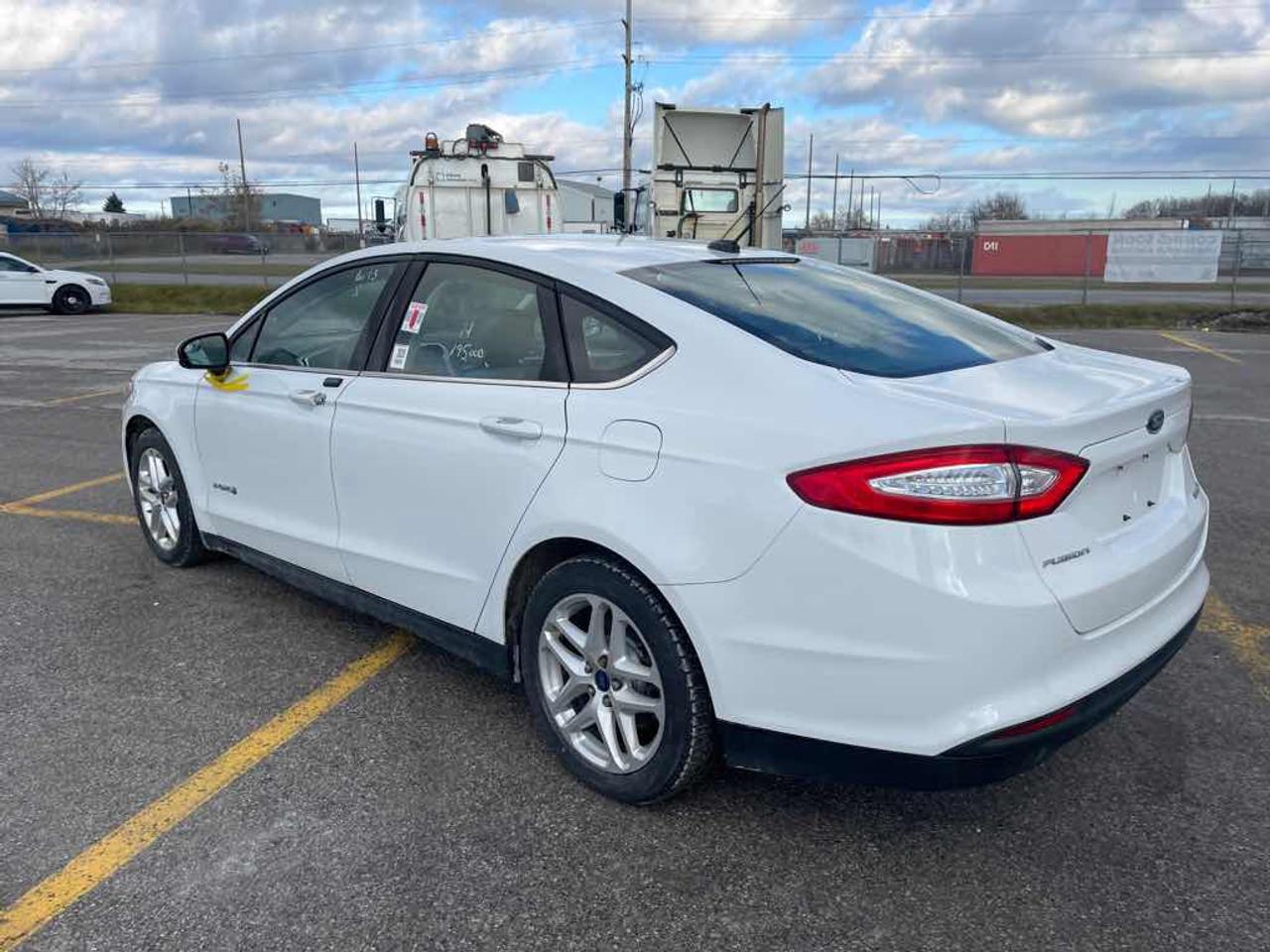 2014 Ford Fusion S Hybrid Photo