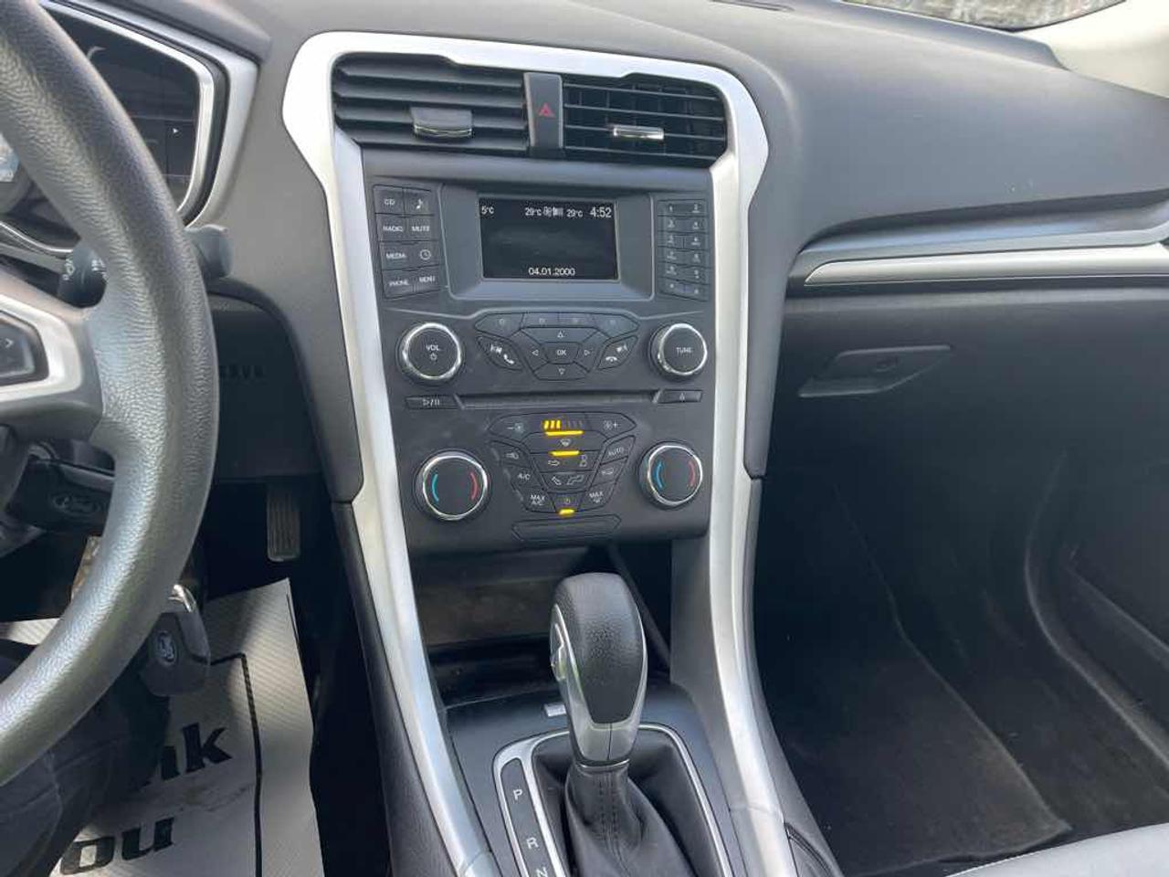 2014 Ford Fusion S Hybrid Photo