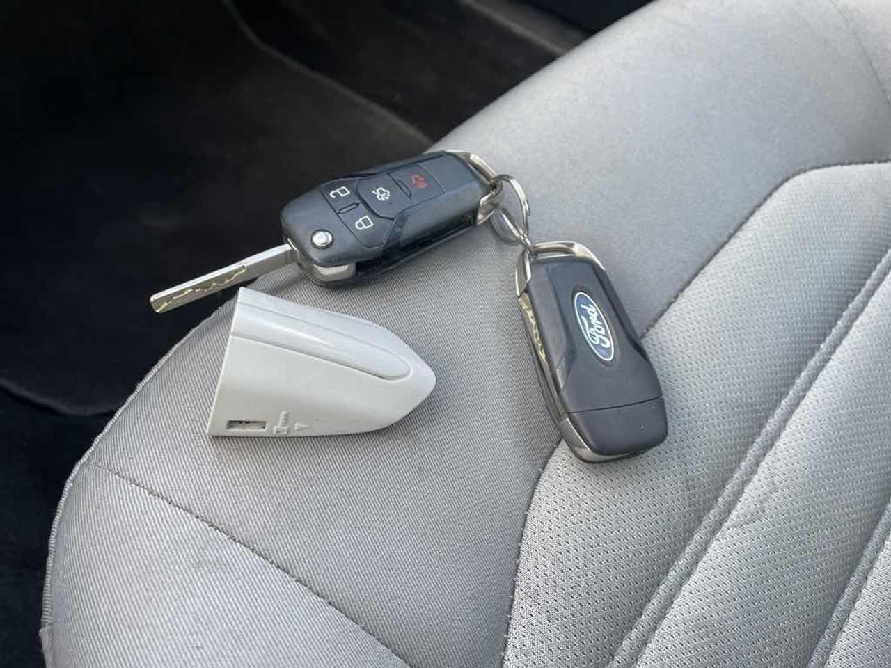 2014 Ford Fusion S Hybrid Photo
