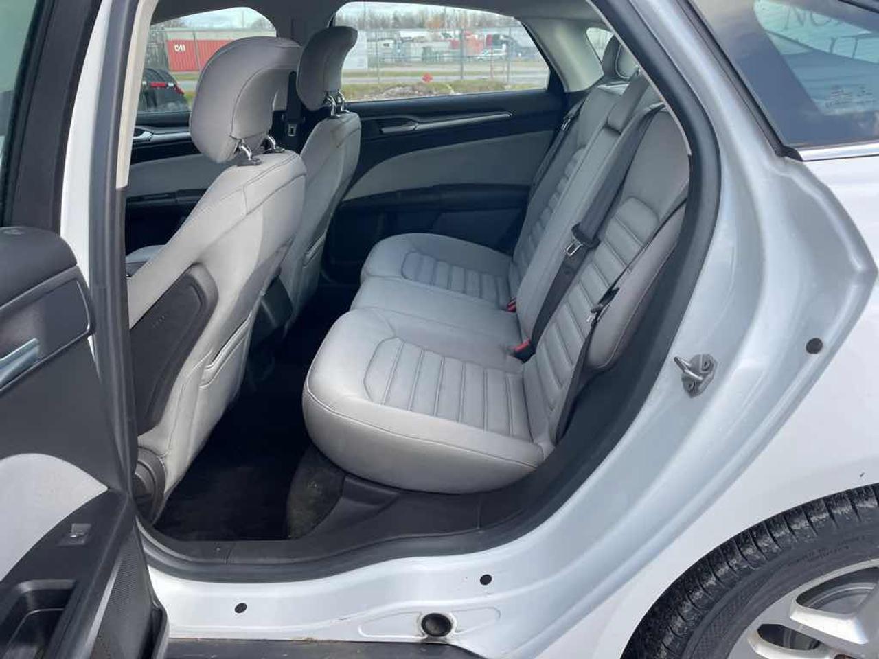 2014 Ford Fusion S Hybrid Photo