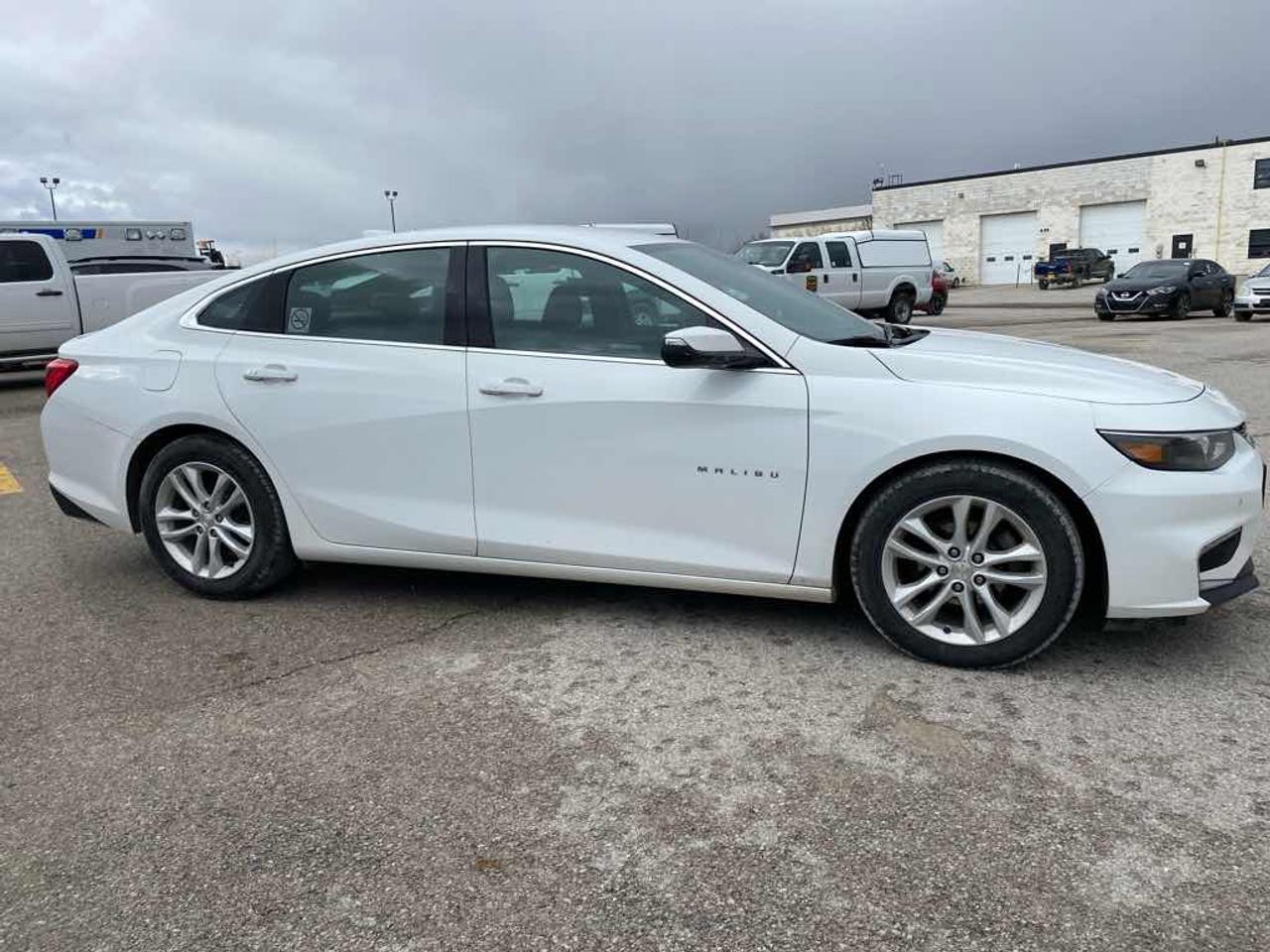 2017 Chevrolet Malibu HYBRID Photo
