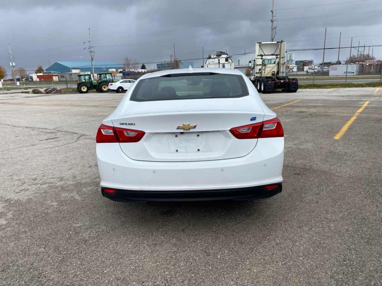 2017 CHEVRO MALIBU HYBRID  Photo4