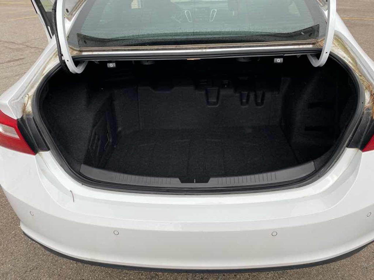 2017 Chevrolet Malibu HYBRID Photo