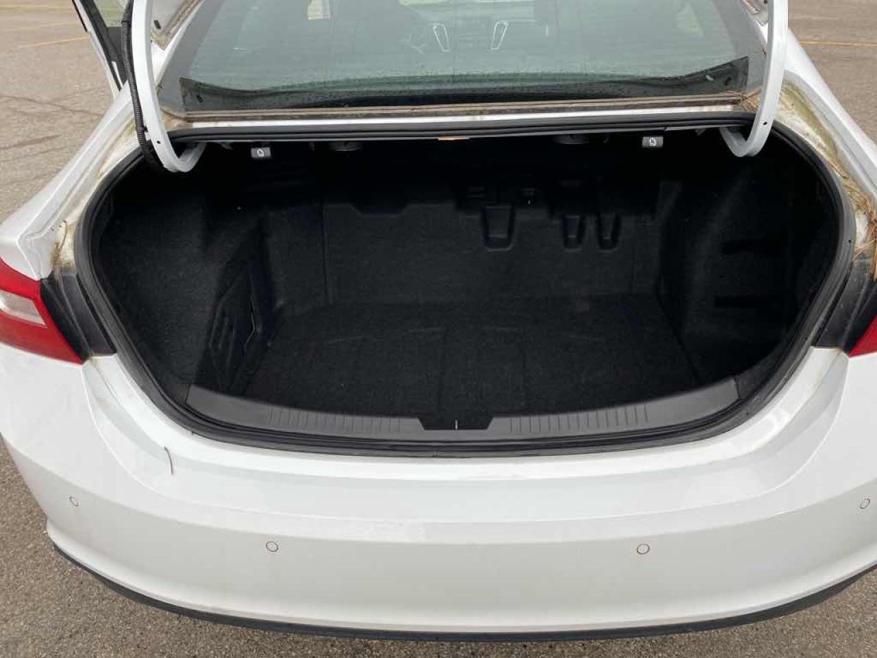 2017 Chevrolet Malibu HYBRID - Photo #18