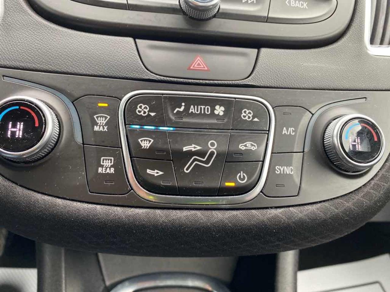 2017 Chevrolet Malibu HYBRID - Photo #17