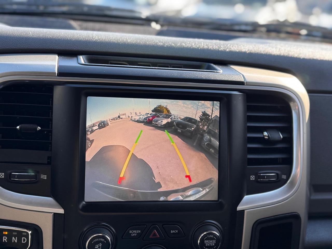 2014 RAM 1500 4WD Crew Cab SLT,CAM, B-TOOTH CERTIFEID NEW BRAKES - Photo #10