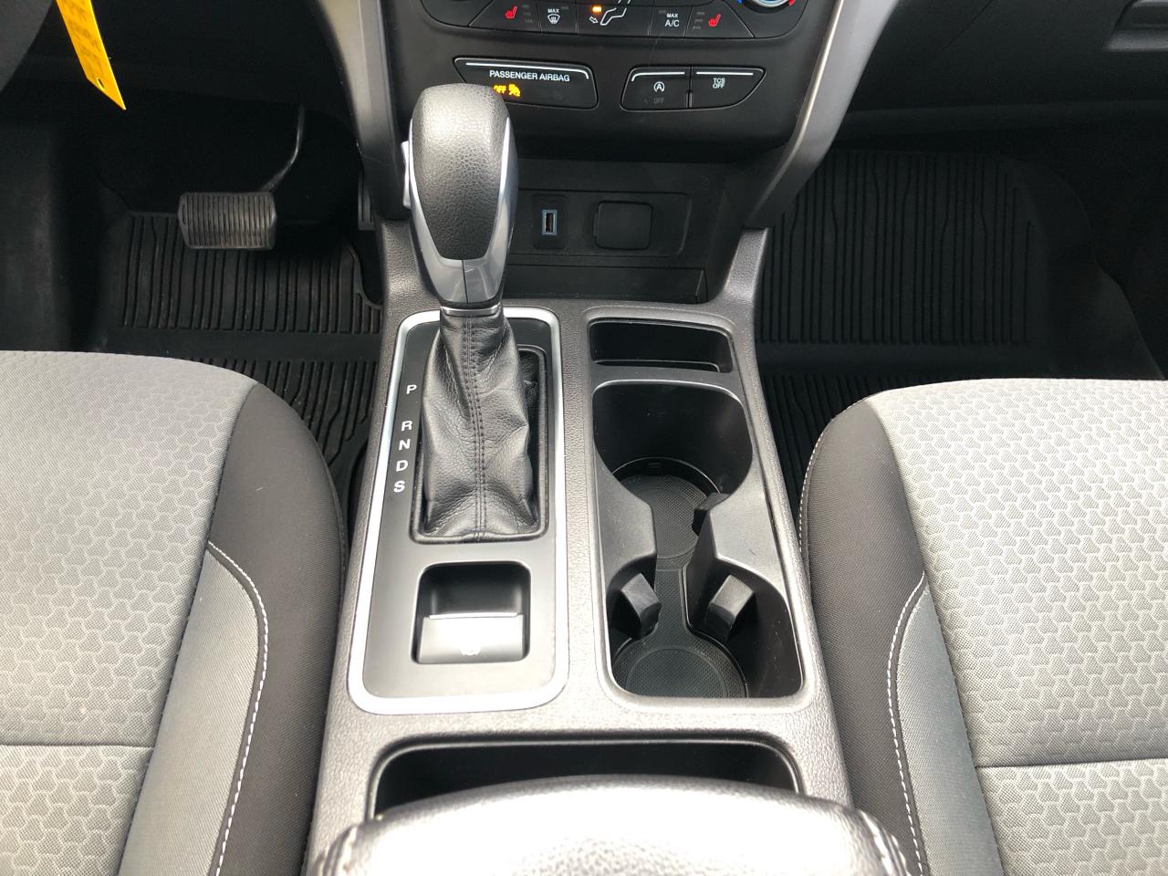 2018 Ford Escape SE / B.CAM / H.SEATS / ROOF RACK Photo