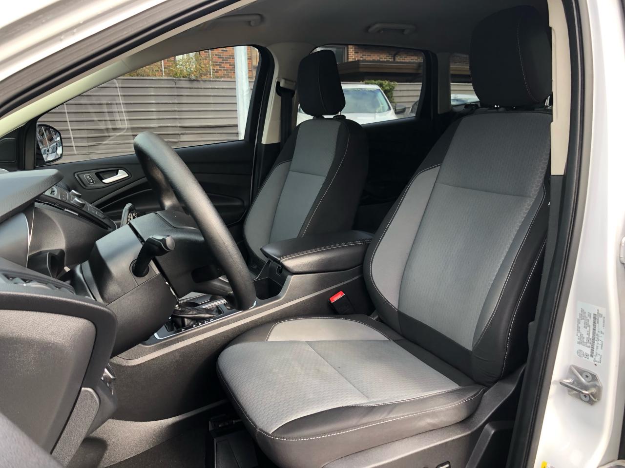 2018 Ford Escape SE / B.CAM / H.SEATS / ROOF RACK Photo26