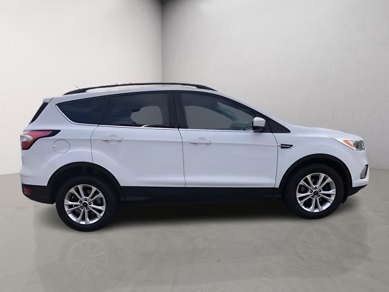 2018 Ford Escape SE / B.CAM / H.SEATS / ROOF RACK Photo6