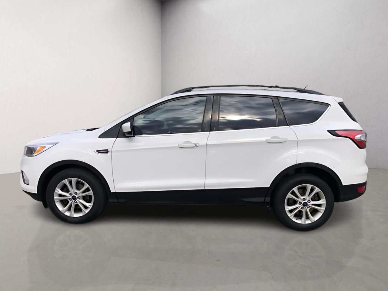2018 Ford Escape SE / B.CAM / H.SEATS / ROOF RACK Photo21