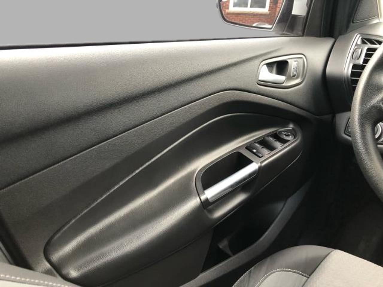 2018 Ford Escape SE / B.CAM / H.SEATS / ROOF RACK Photo30