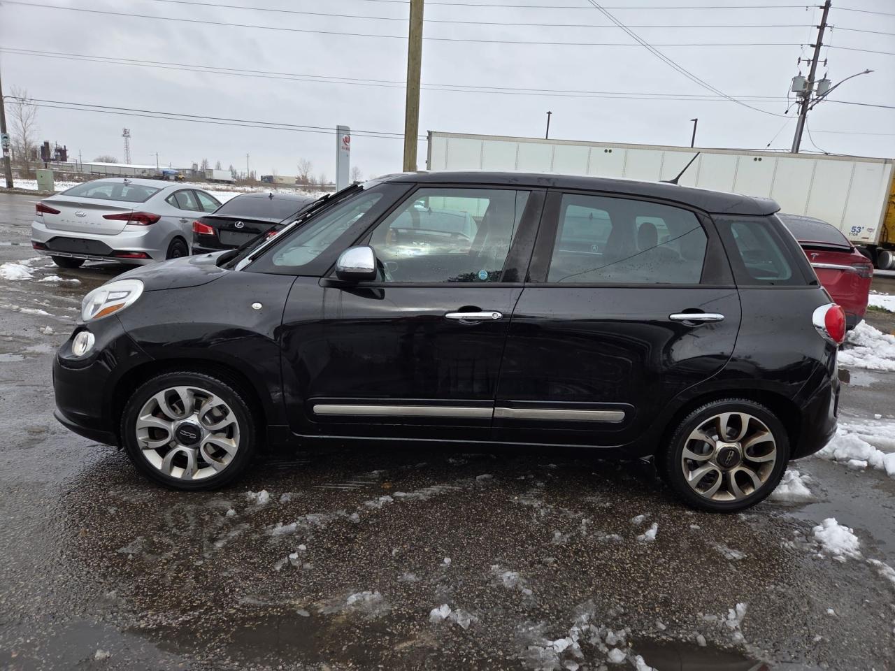 2015 Fiat 500L LOUNGE, AUTO, 4 CYL, MISFIRE, AS IS SPECIAL - Photo #2