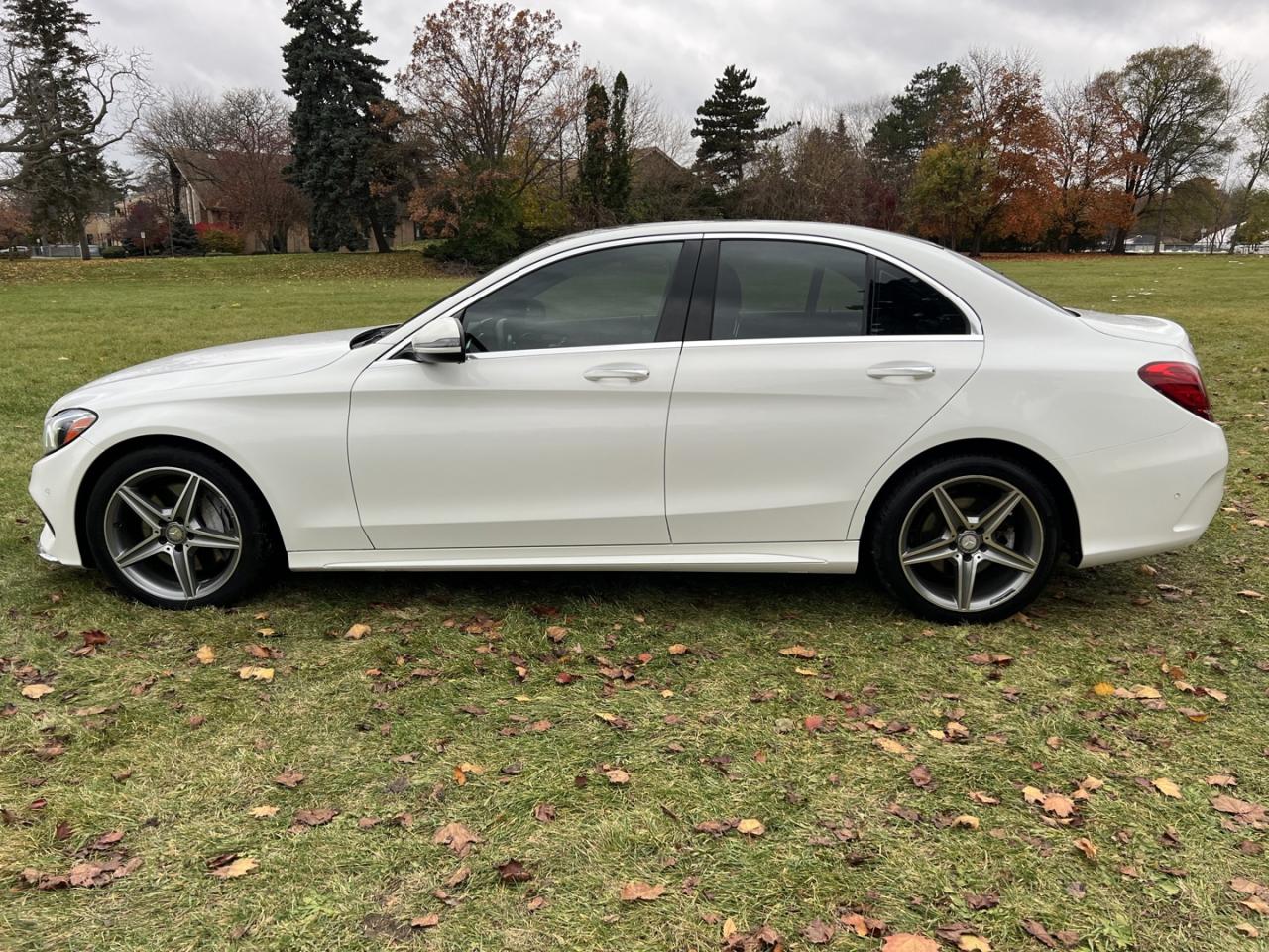 2016 Mercedes-Benz C-Class C300 Sport 4MATIC *Navigation / AMG Pkg / Clean CarFax - Photo #9