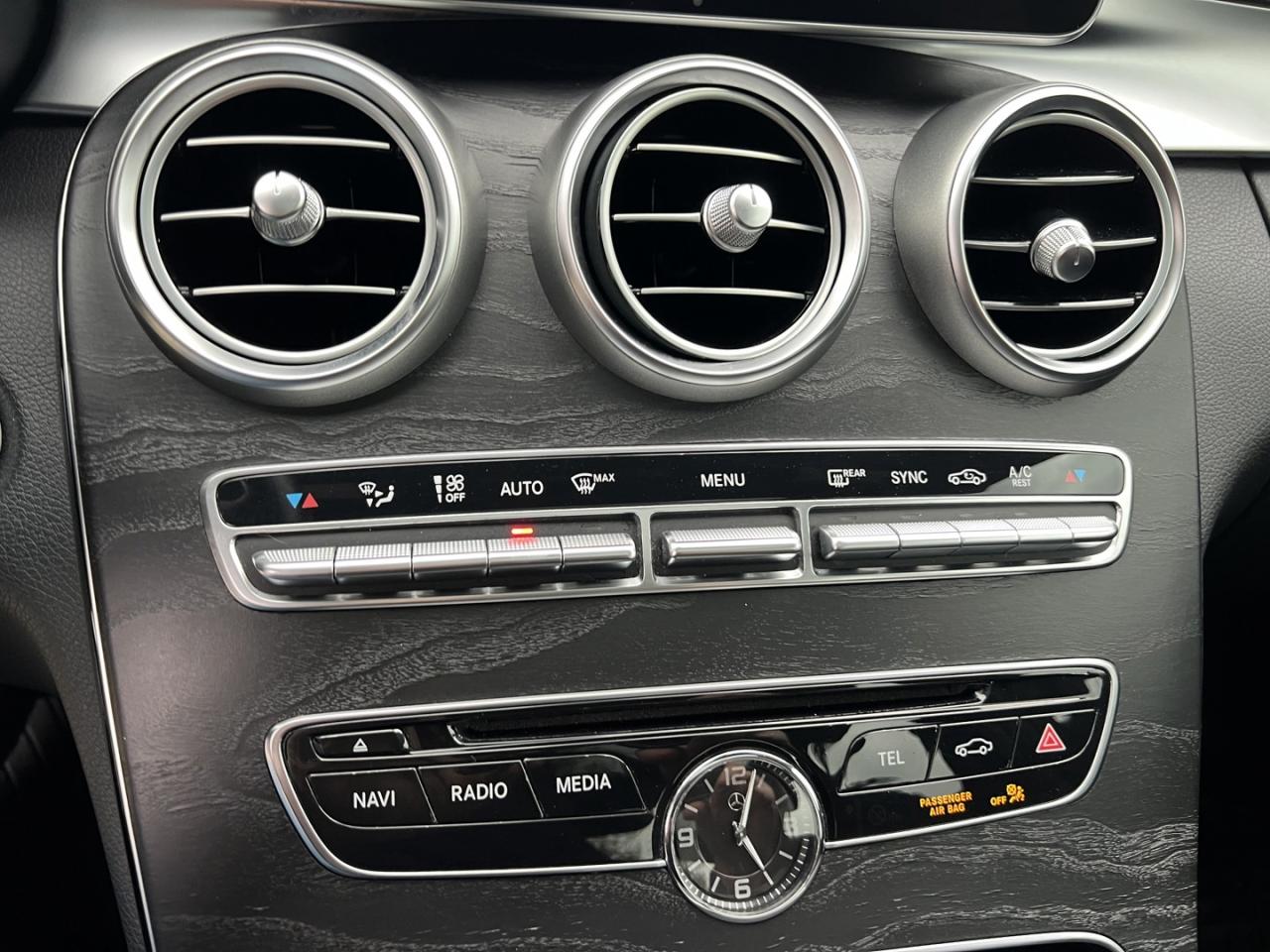 2016 Mercedes-Benz C-Class C300 Sport 4MATIC *Navigation / AMG Pkg / Clean CarFax - Photo #16