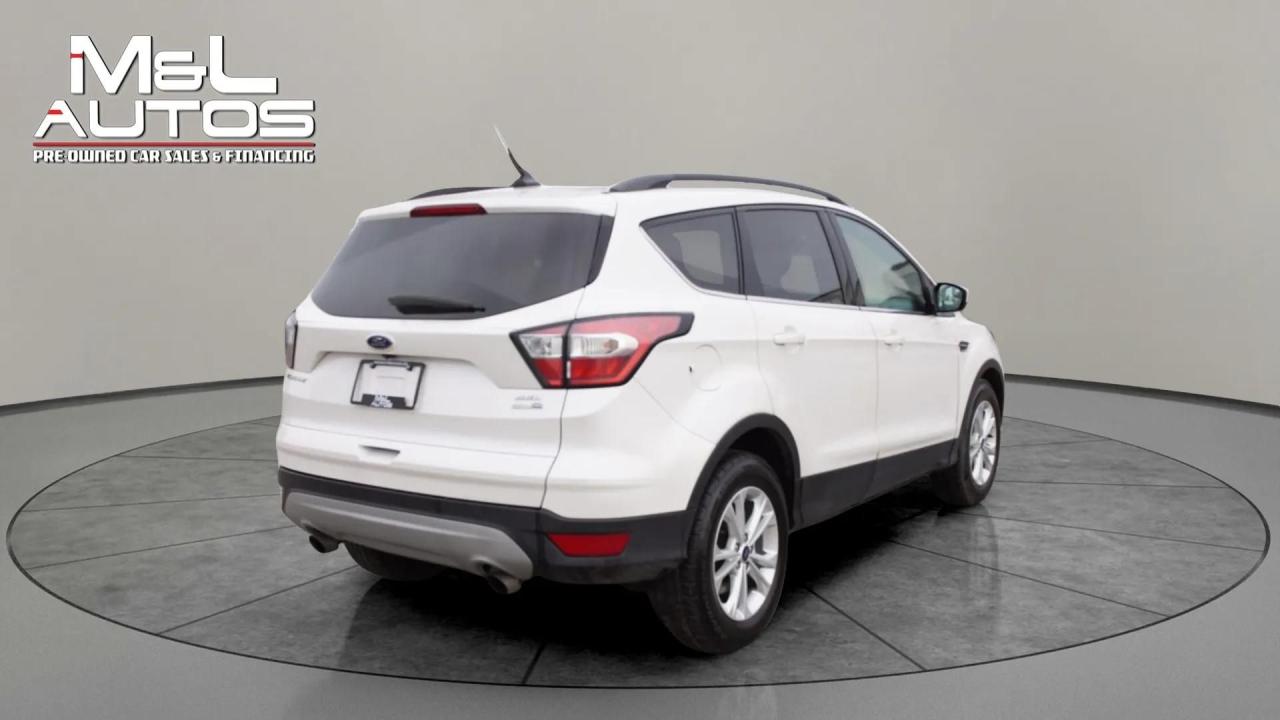 2018 Ford Escape SEL 4WD Photo4