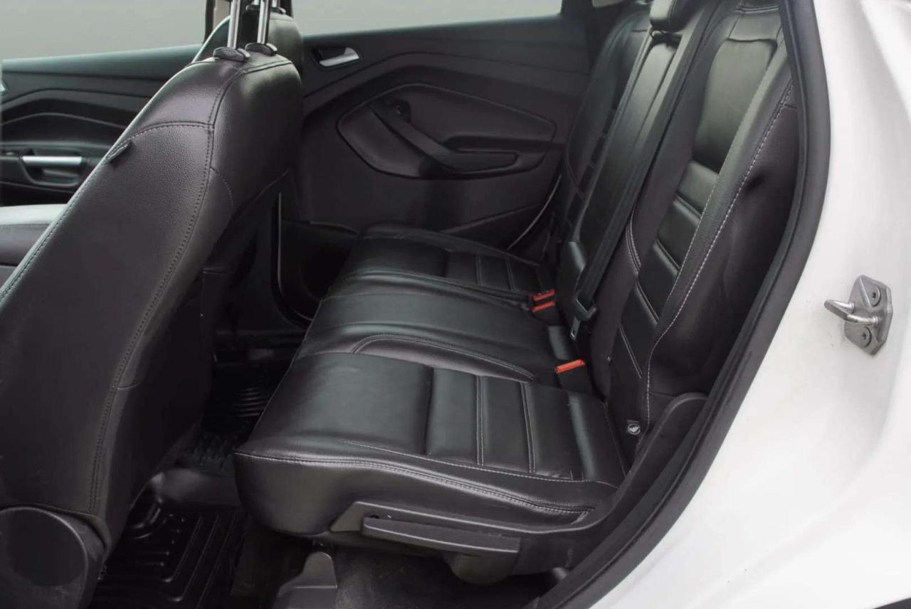 2018 Ford Escape SEL 4WD - Photo #18