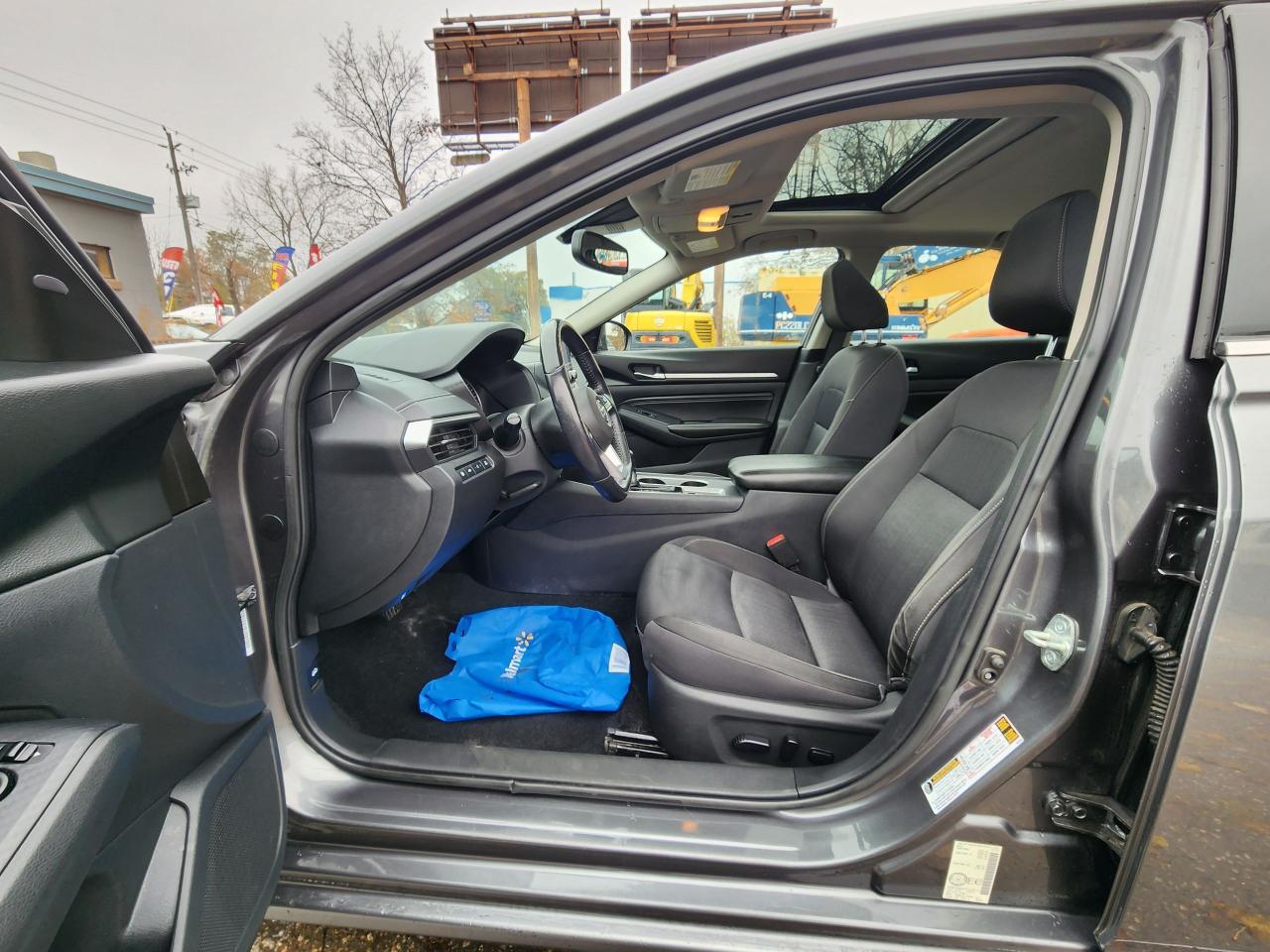 2019 Nissan Altima SV l Clean Carfax l Mint Condition l AWD Photo