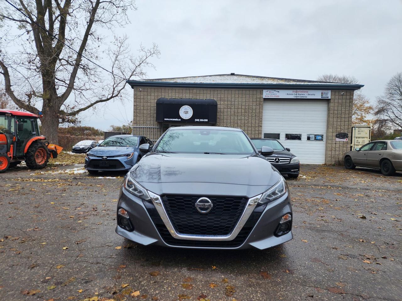 2019 Nissan Altima SV l Clean Carfax l Mint Condition l AWD Photo