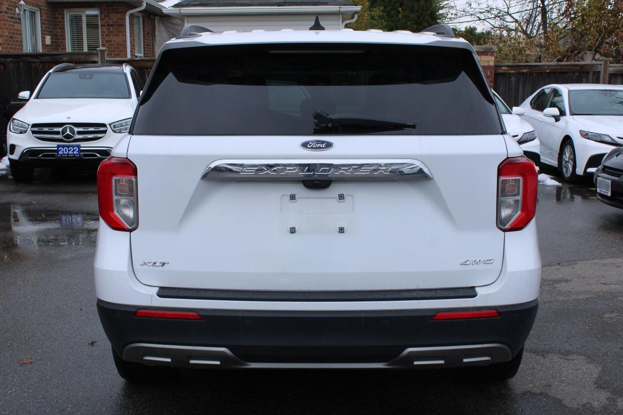 2023 Ford Explorer XLT 4WD Photo4