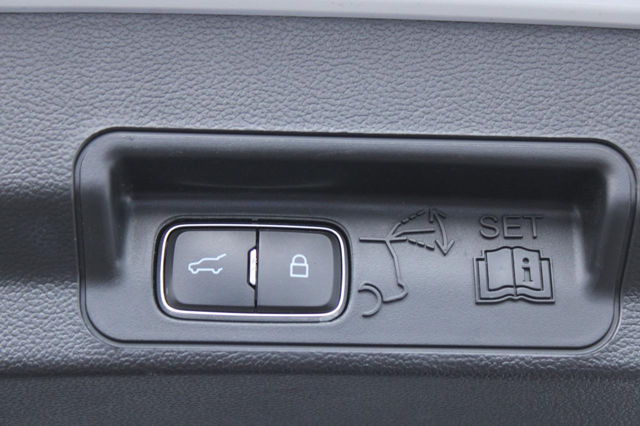 2023 Ford Explorer XLT 4WD - Photo #7