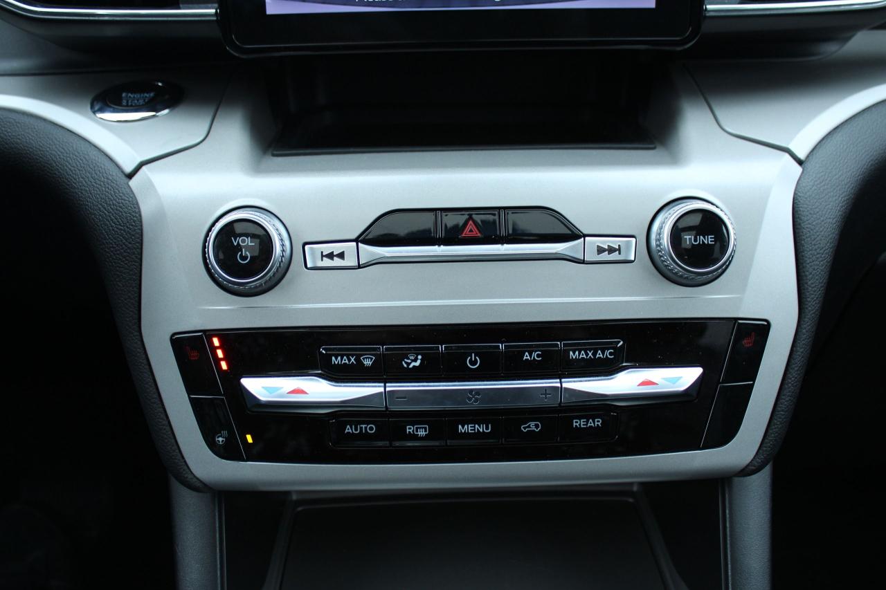 2023 Ford Explorer XLT 4WD - Photo #15