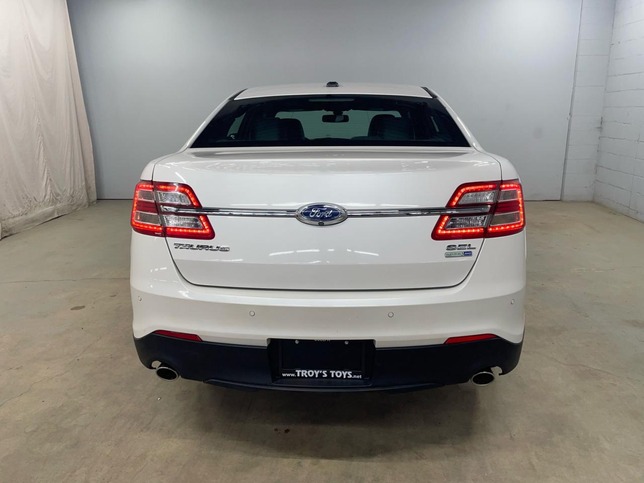2014 Ford Taurus SEL