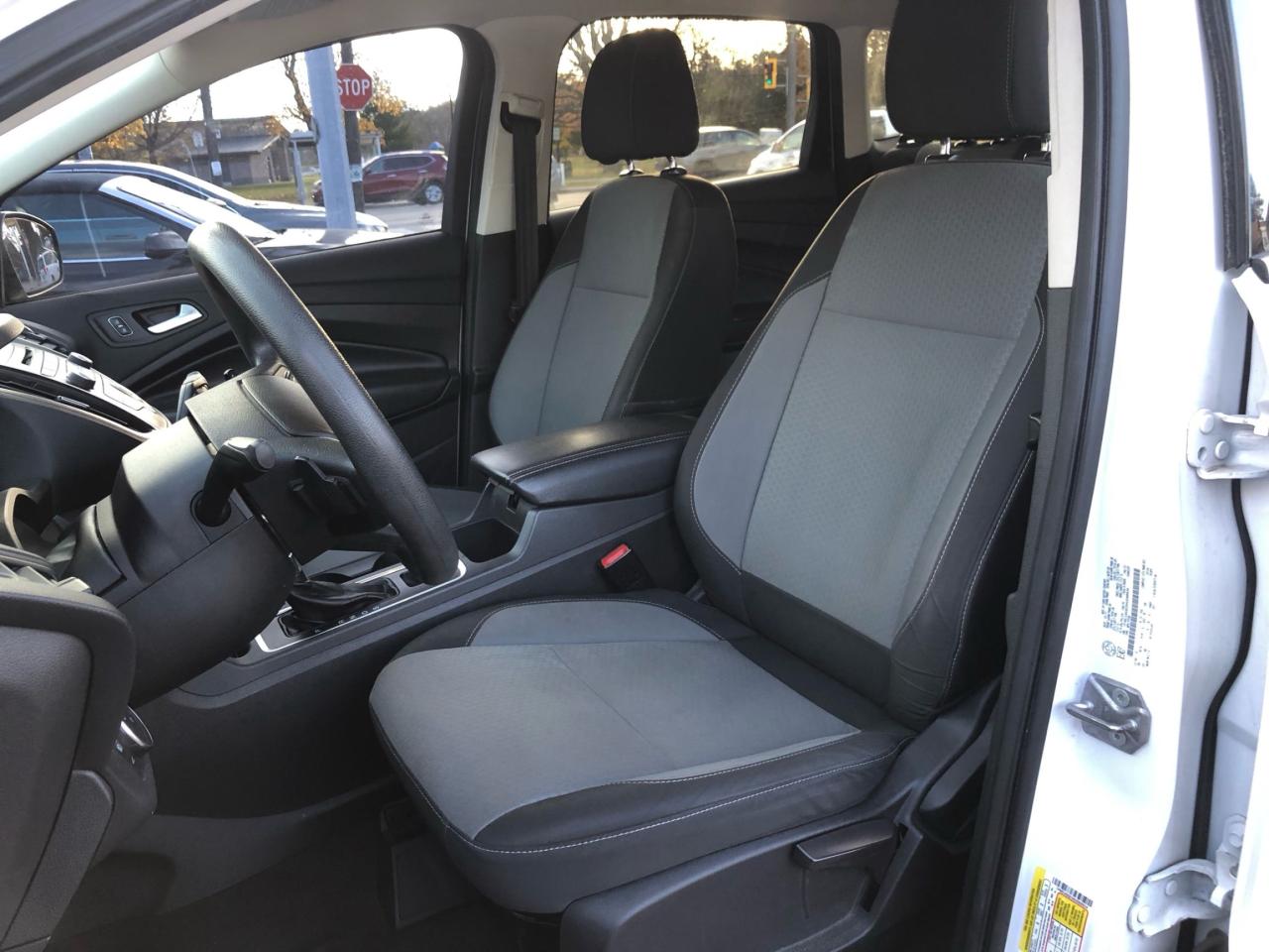 2017 Ford Escape SE / B.CAM / H.SEATS