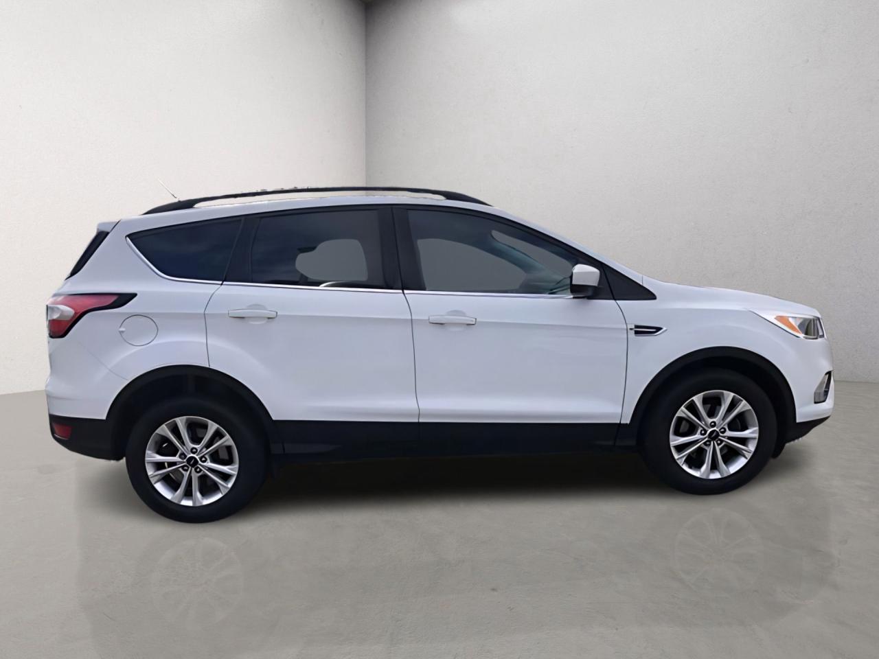 2018 Ford Escape SE / B.CAM / H.SEATS / ROOF RACK