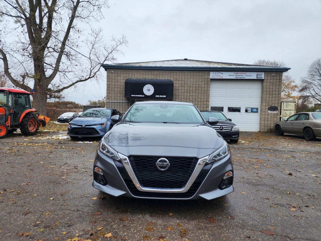 2019 Nissan Altima SV l Clean Carfax l Mint Condition l AWD