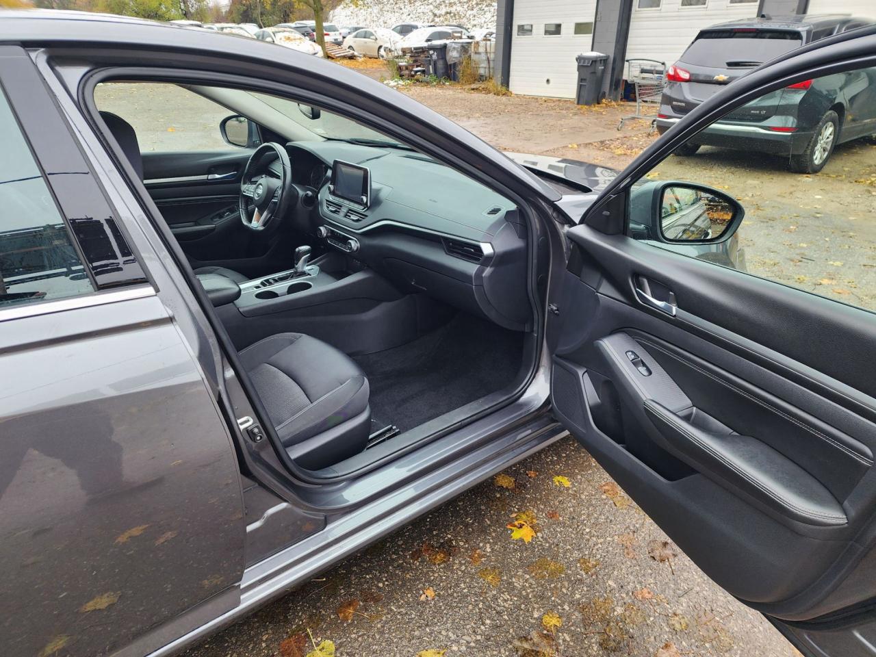 2019 Nissan Altima SV l Clean Carfax l Mint Condition l AWD