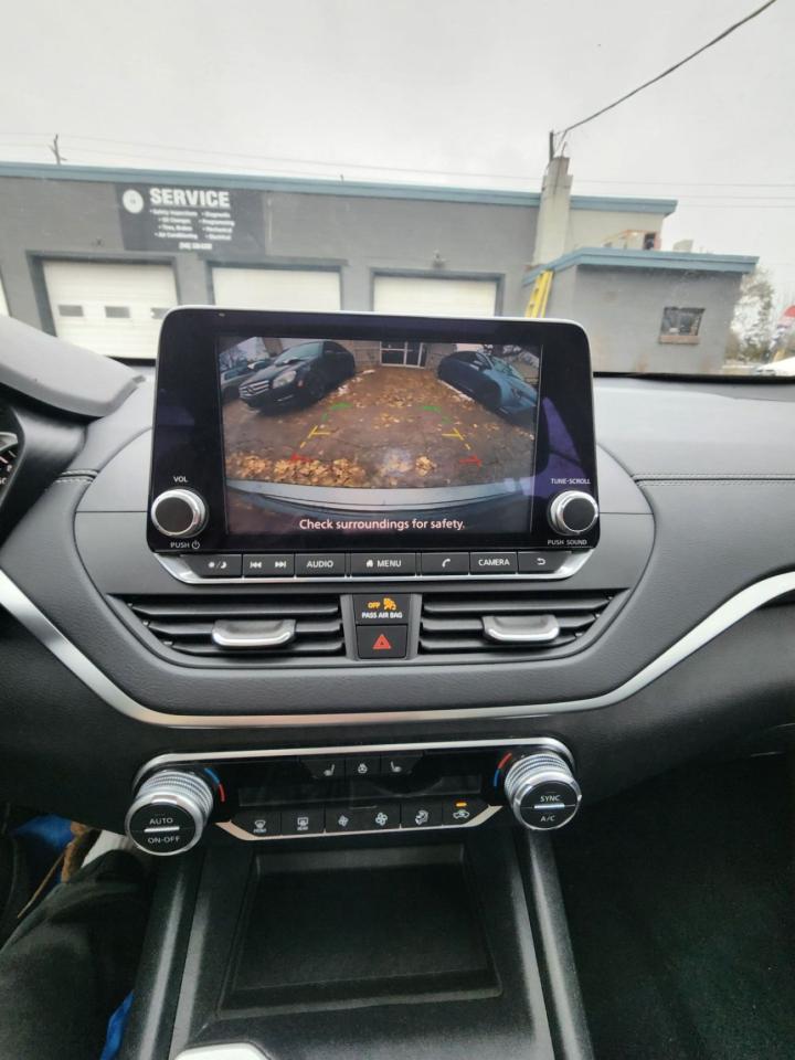 2019 Nissan Altima SV l Clean Carfax l Mint Condition l AWD