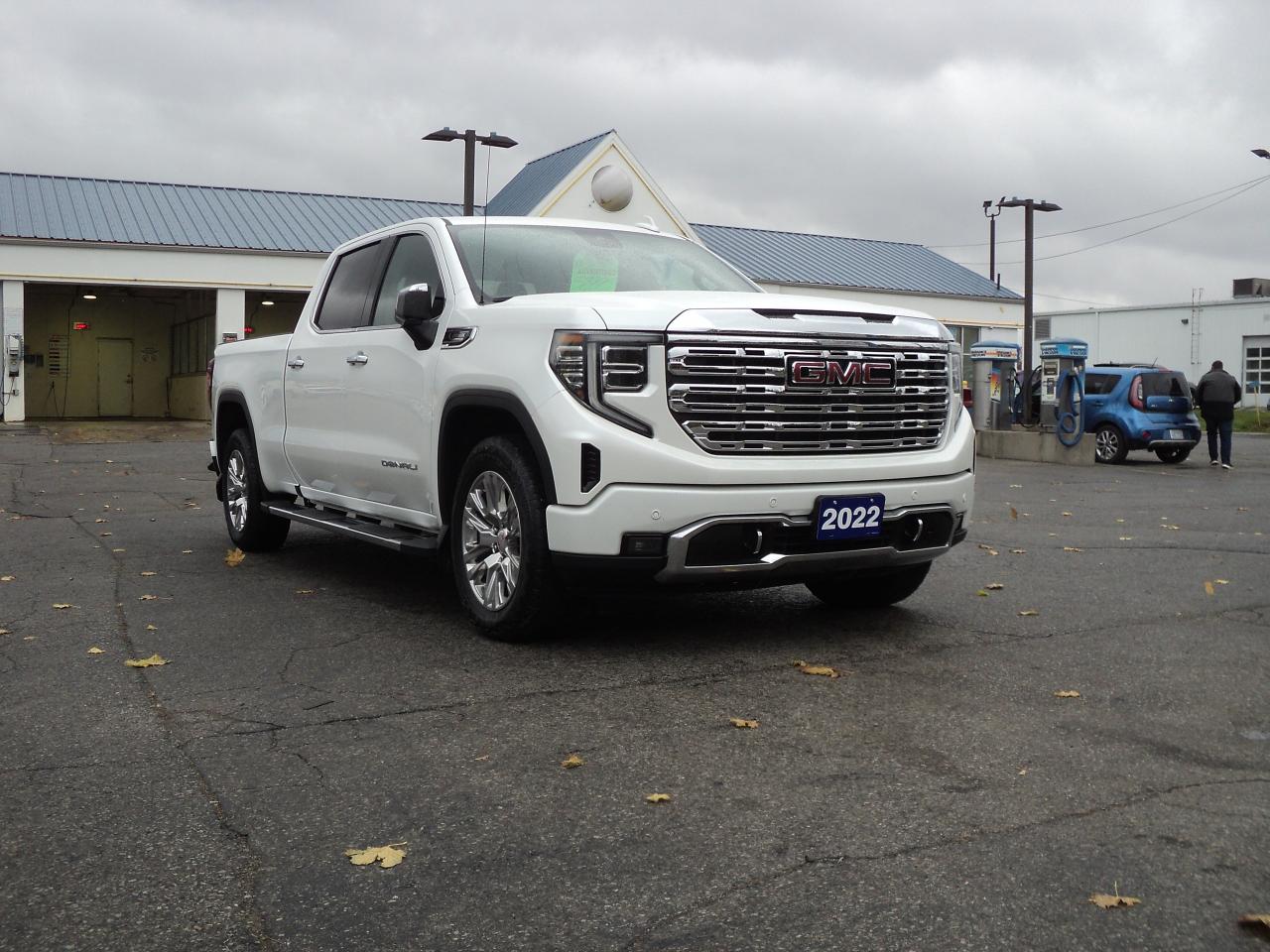 2022 GMC Sierra 1500 Denali CrewCab 4WD 3.0L6cylDiesel 6'7"Box Photo3