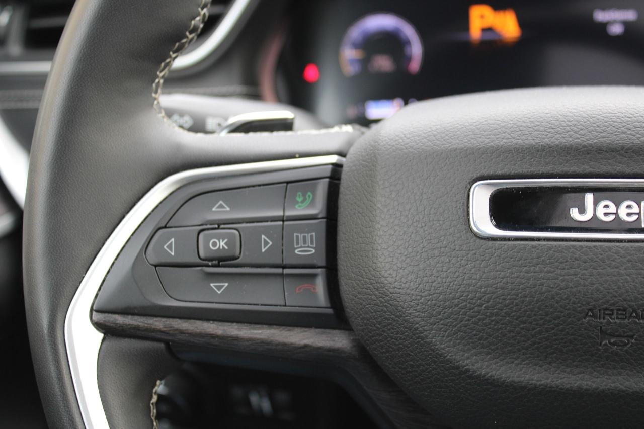 2023 Jeep Grand Cherokee L Limited 4x4 - Photo #10