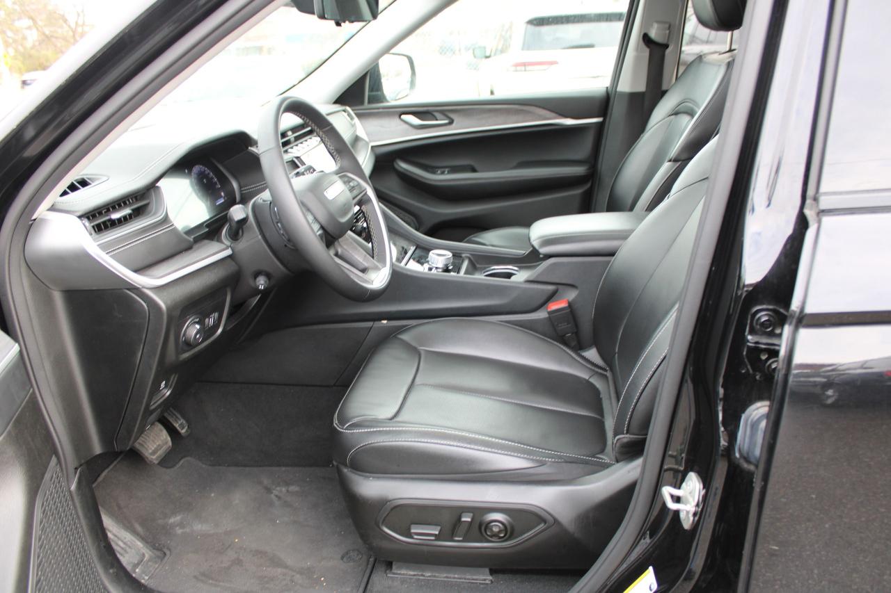 2023 Jeep Grand Cherokee L Limited 4x4 - Photo #14