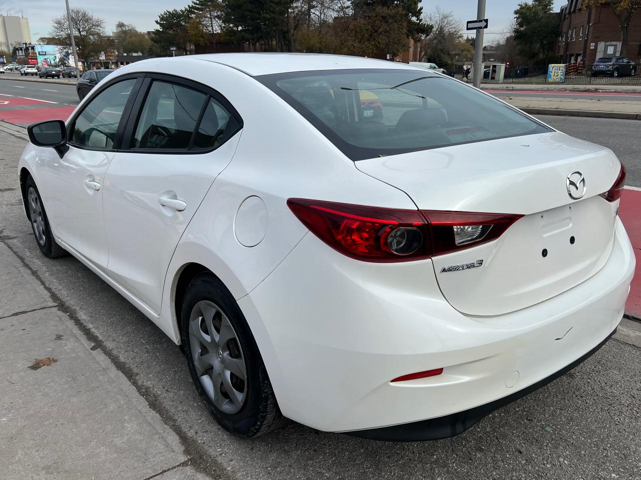 2014 Mazda MAZDA3 4dr Sdn Auto GX-SKY-Extra Clean &MORE! Photo4