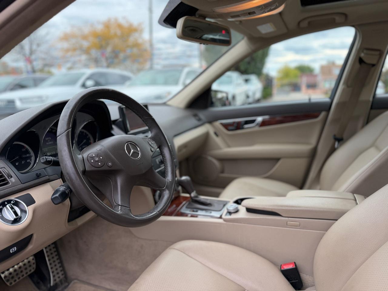 2011 Mercedes-Benz C-Class C 300 - Photo #3