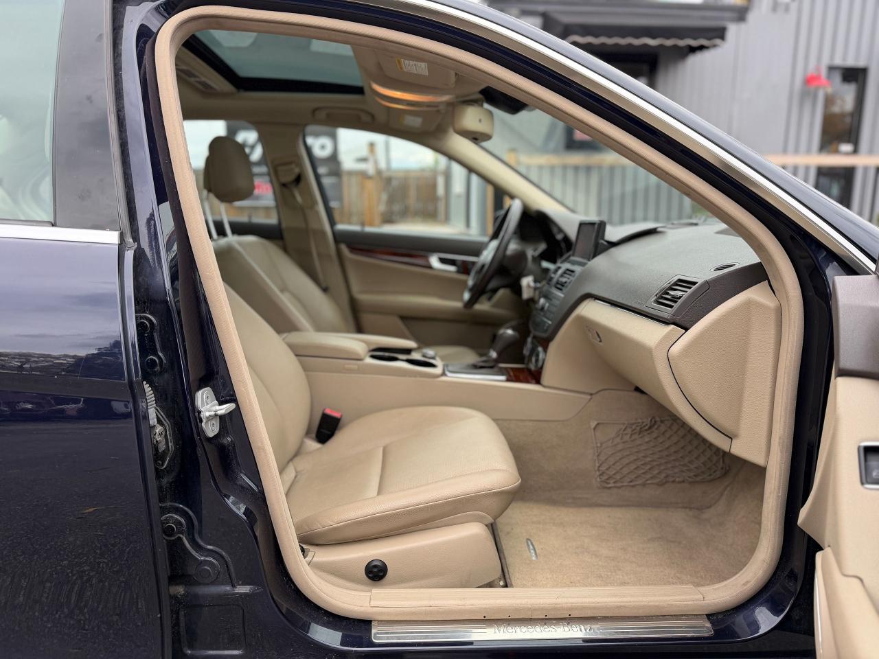 2011 Mercedes-Benz C-Class C 300 - Photo #10