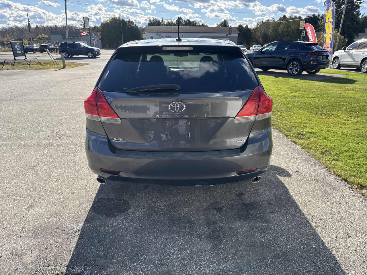 2010 Toyota Venza  Photo