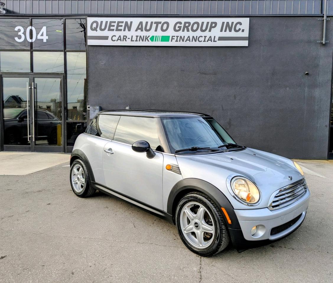2010 MINI Cooper 2dr Cpe Classic Photo2