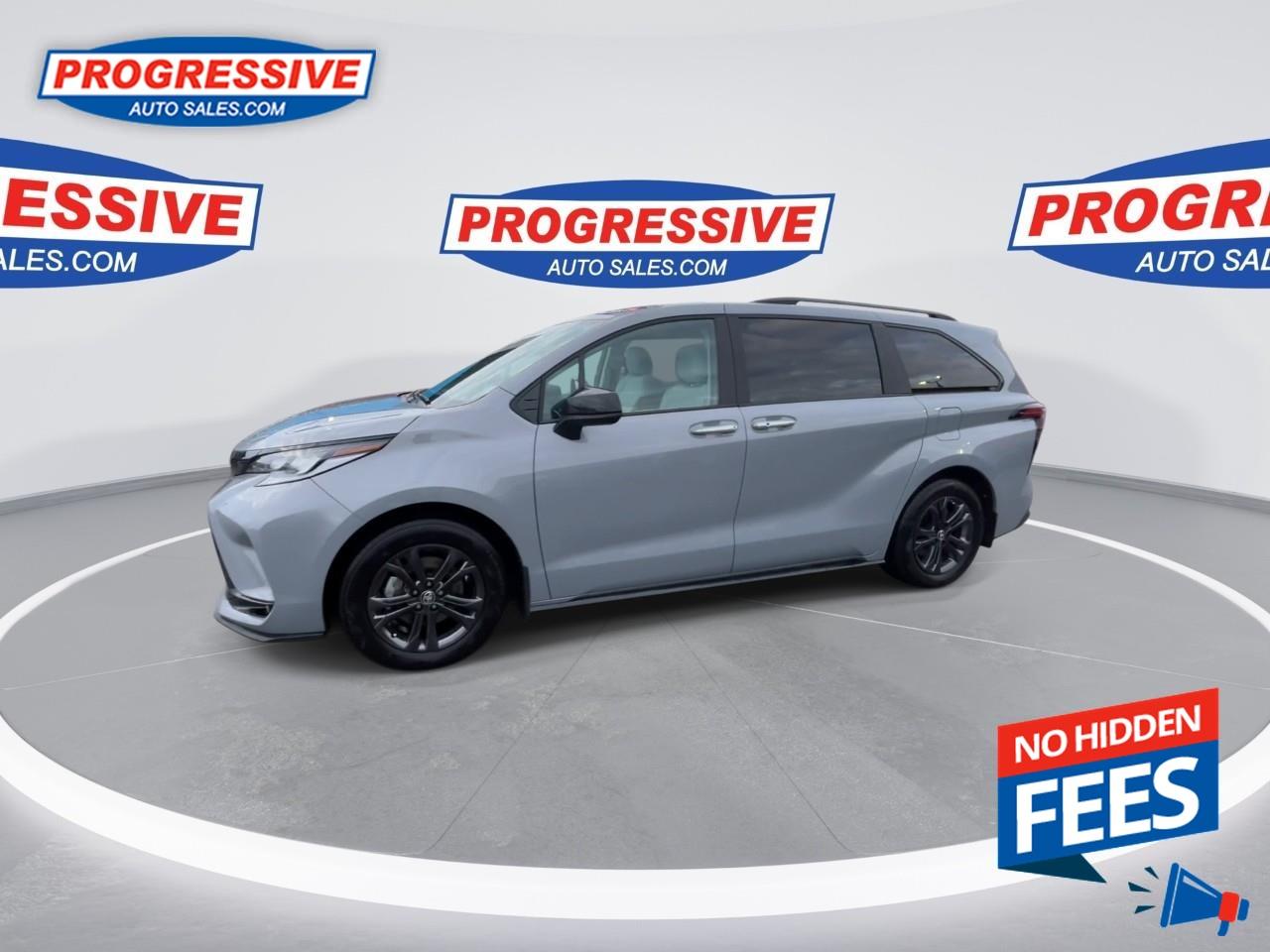 2025 Toyota Sienna LE 8-Passenger Photo