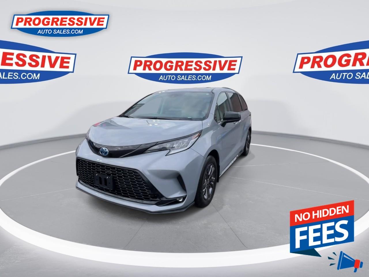 2025 Toyota Sienna LE 8-Passenger Photo3