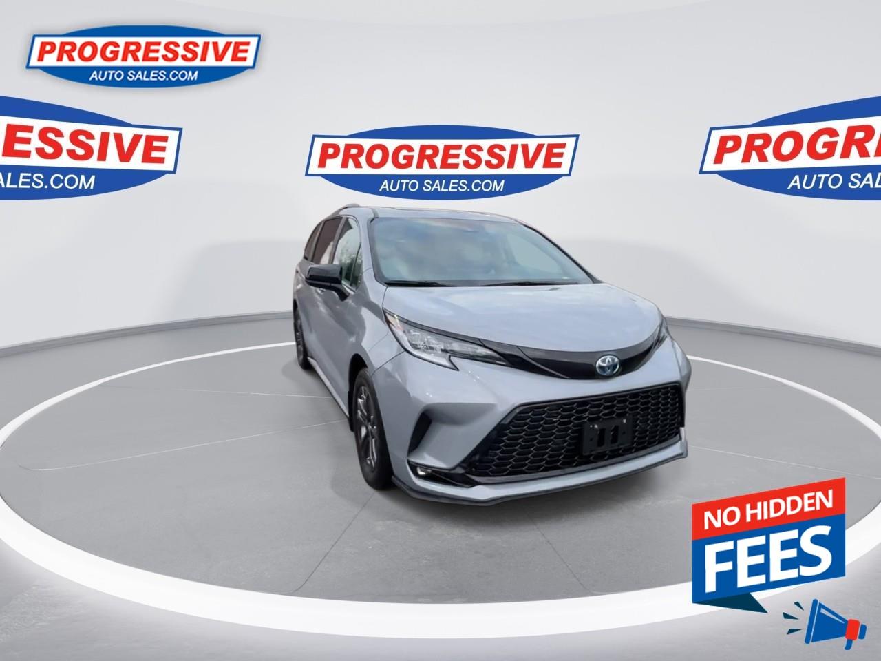 2025 Toyota Sienna LE 8-Passenger Photo