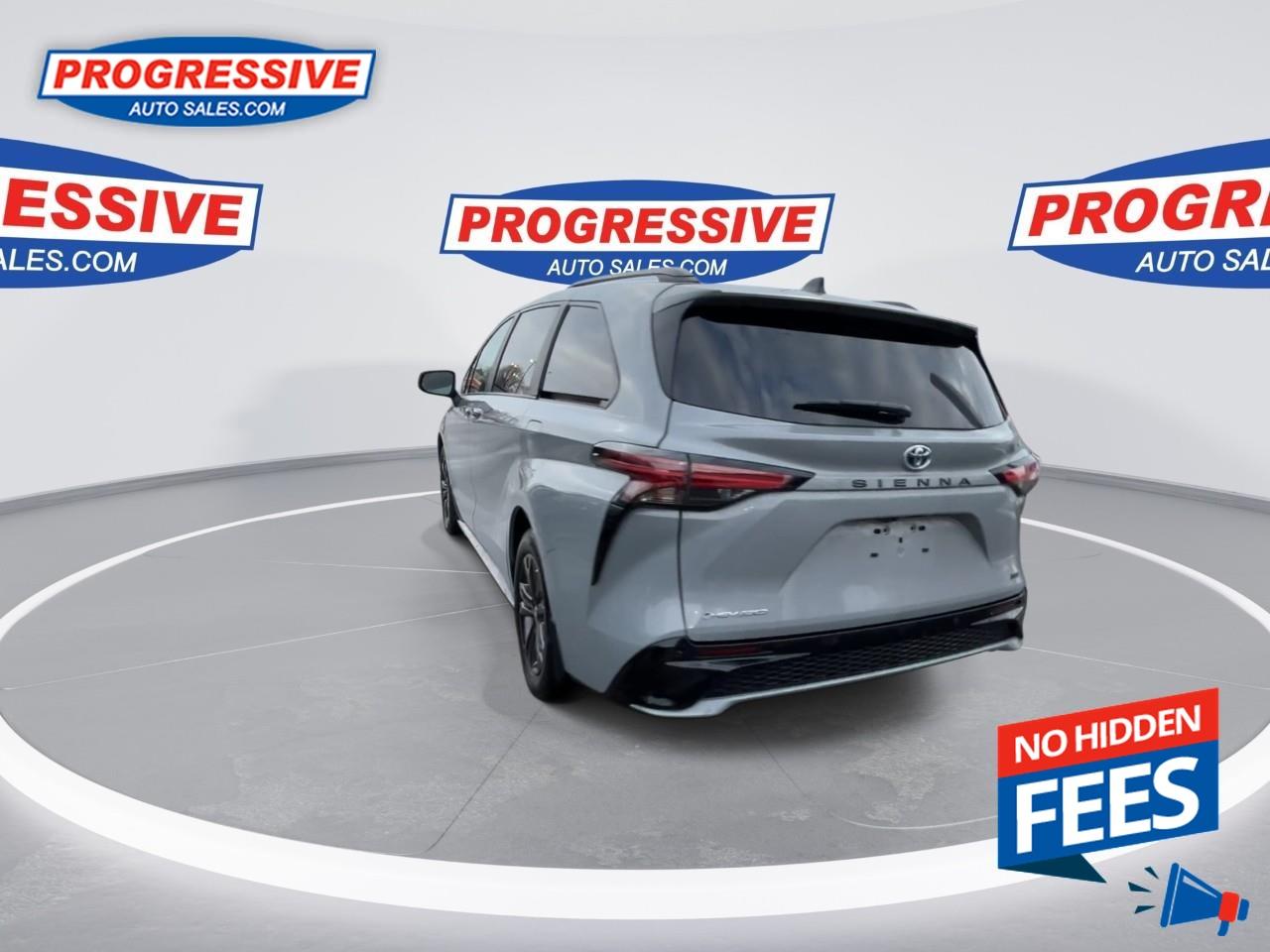 2025 Toyota Sienna LE 8-Passenger Photo