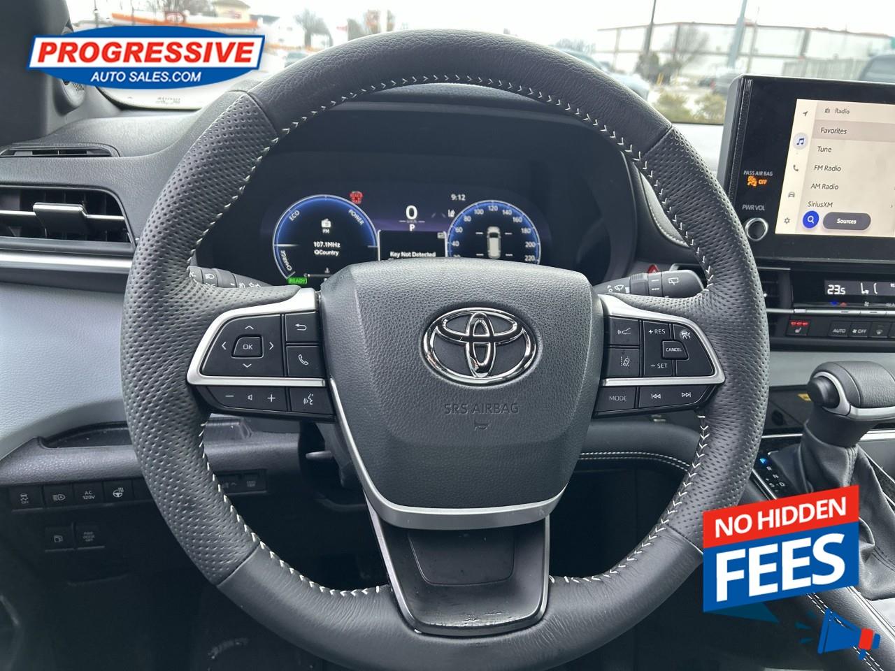 2025 Toyota Sienna LE 8-Passenger Photo